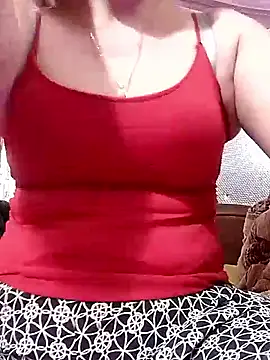 Snapshot of YiyinLy chatting on January 2026 12:31:02 PM YiyinLy online show from January 2026 12:31:02 PM