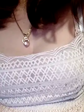 Snapshot of YiyinLy chatting on February 2026 10:15:01 PM YiyinLy online show from February 2026 10:15:01 PM