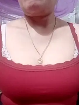 Snapshot of YiyinLy chatting on February 2026 11:42:02 AM YiyinLy online show from February 2026 11:42:02 AM