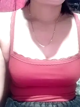 Snapshot of YiyinLy chatting on March 2026 09:21:01 PM YiyinLy online show from March 2026 09:21:01 PM