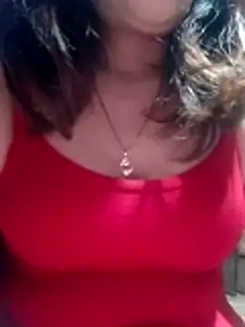 Snapshot of YiyinLy chatting on March 2026 09:10:01 PM YiyinLy online show from March 2026 09:10:01 PM