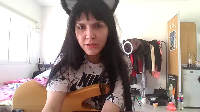 Snapshot of miapink33 chatting on November 2025 06:07:02 PM miapink33 online show from November 2025 06:07:02 PM