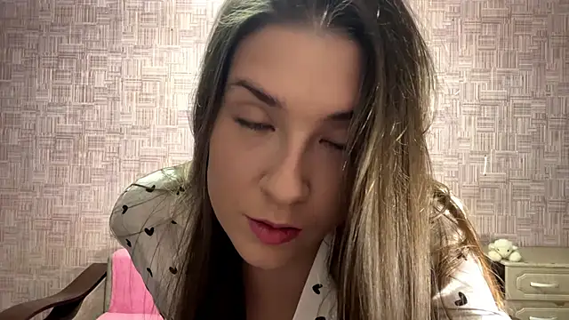 Snapshot of CandyEdaLove chatting on October 2025 11:22:01 AM CandyEdaLove online show from October 2025 11:22:01 AM