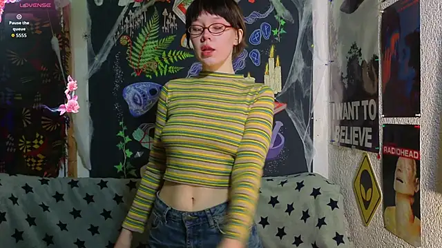 ReincarnatedAngel online show from November 2025 09:31:02 PM