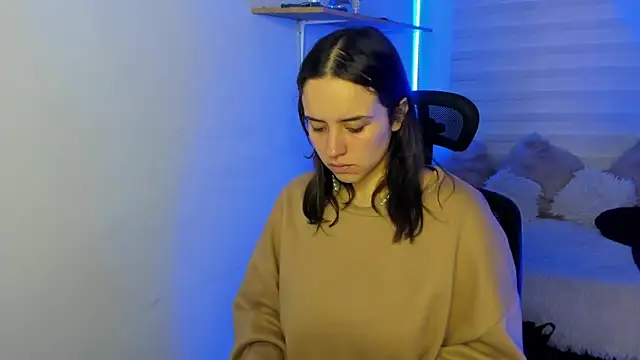 Emily Lindey online show from November 2025 03:09:01 AM