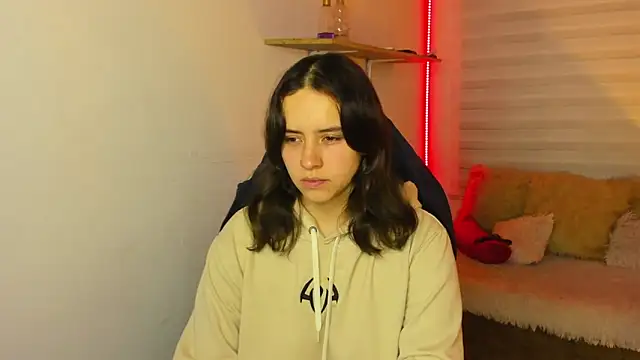 Emily Lindey online show from November 2025 03:05:01 AM