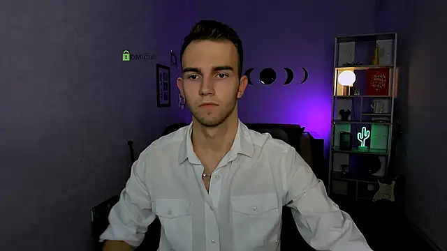 astren villo online show from December 2025 08:05:02 PM