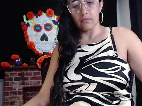 Snapshot of Lucyy_Naugthy chatting on November 2025 12:37:02 PM Lucyy Naugthy online show from November 2025 12:37:02 PM