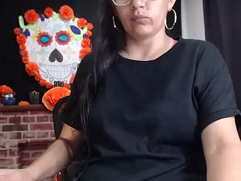 Snapshot of Lucyy_Naugthy chatting on November 2025 12:05:02 PM Lucyy Naugthy online show from November 2025 12:05:02 PM