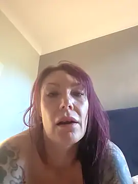 Snapshot of DarceyDevilDoll chatting on May 2026 05:45:02 AM DarceyDevilDoll online show from May 2026 05:45:02 AM