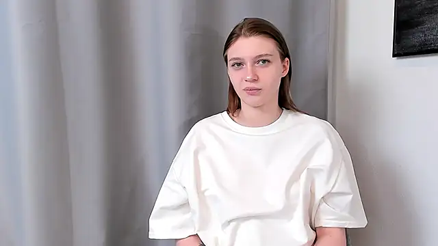 RoslynArcuo online show from October 2025 05:25:02 PM