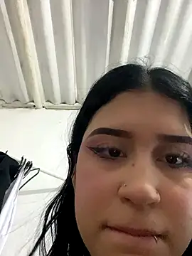 cristalxxx hott online show from October 2025 05:04:01 PM