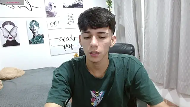 Snapshot of AmethystShadow17 chatting on October 2025 03:47:02 PM AmethystShadow17 online show from October 2025 03:47:02 PM