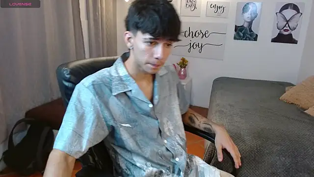 Snapshot of AmethystShadow17 chatting on November 2025 03:57:01 PM AmethystShadow17 online show from November 2025 03:57:01 PM