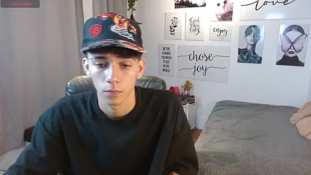 Snapshot of AmethystShadow17 chatting on November 2025 05:46:01 PM AmethystShadow17 online show from November 2025 05:46:01 PM