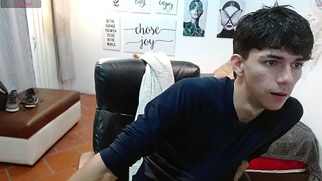 Snapshot of AmethystShadow17 chatting on November 2025 04:06:01 PM AmethystShadow17 online show from November 2025 04:06:01 PM