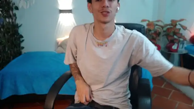 AmethystShadow17 online show from April 2026 08:53:02 PM