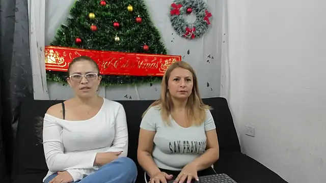 Snapshot of lesb_milf chatting on December 2024 04:49:01 PM lesb milf online show from December 2024 04:49:01 PM