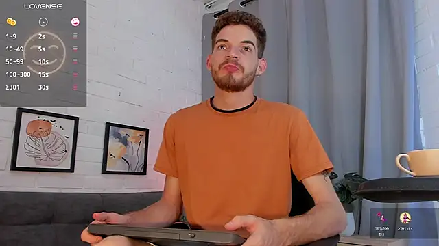 MATEO HUNTER online show from November 2025 04:10:02 AM