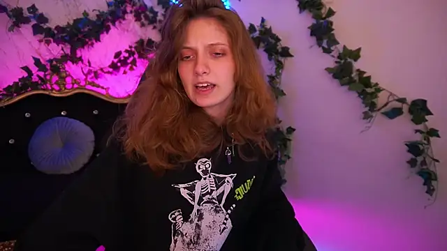 CuteeFoxy online show from November 2025 02:38:01 PM