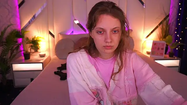 CuteeFoxy online show from March 2026 01:51:01 PM