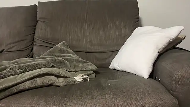 Snapshot of yournextguy chatting on November 2025 02:15:01 PM yournextguy online show from November 2025 02:15:01 PM