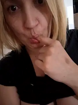 Nicolle Amor online show from October 2025 06:36:02 AM