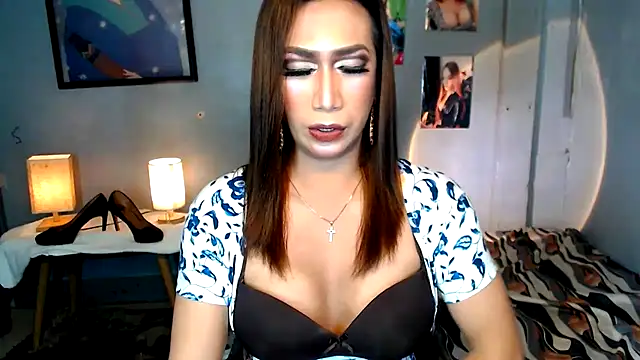 littleredbunny27 online show from June 2026 02:07:01 AM