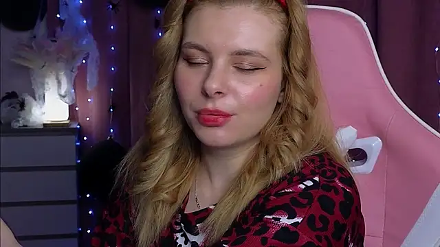 Snapshot of newday-off chatting on October 2025 06:14:02 AM newday-off online show from October 2025 06:14:02 AM