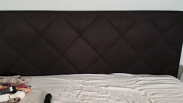 julialauren online show from May 2026 07:41:02 PM