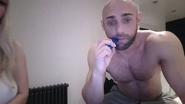 Snapshot of laceystarrxxx chatting on December 2025 06:42:02 AM laceystarrxxx online show from December 2025 06:42:02 AM