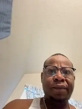 Snapshot of SincereMoneyBJ chatting on October 2025 12:16:01 PM SincereMoneyBJ online show from October 2025 12:16:01 PM
