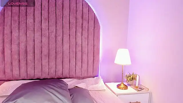 Snapshot of ShaylaDavis chatting on February 2026 08:07:02 PM ShaylaDavis online show from February 2026 08:07:02 PM