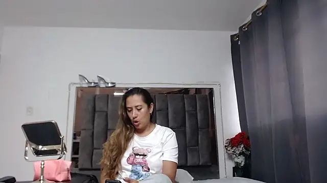 Salmma Milf online show from May 2026 11:49:02 AM