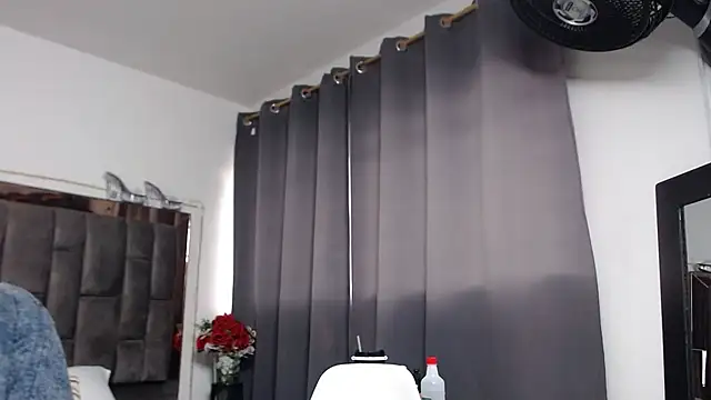 Snapshot of Salmma_Milf chatting on June 2026 11:48:02 AM Salmma Milf online show from June 2026 11:48:02 AM