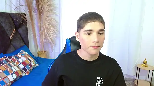 Mattass18 online show from November 2025 01:55:02 PM