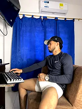 Kylian Alessandro online show from November 2025 06:32:01 PM