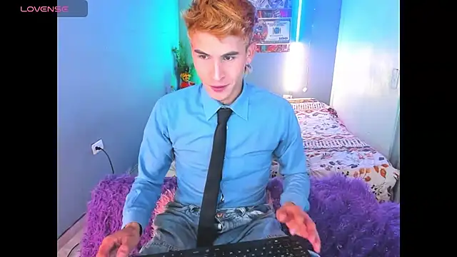 Snapshot of Latin_boysxxxx chatting on March 2026 02:39:02 AM Latin boysxxxx online show from March 2026 02:39:02 AM
