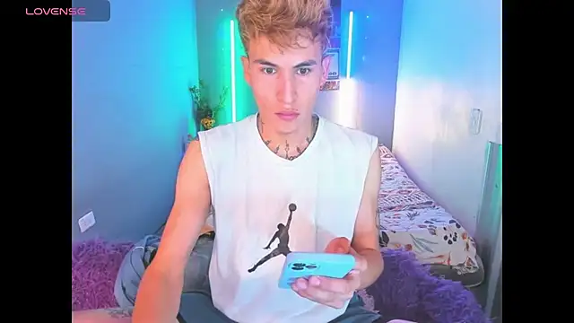 Snapshot of Latin_boysxxxx chatting on March 2026 12:28:02 AM Latin boysxxxx online show from March 2026 12:28:02 AM
