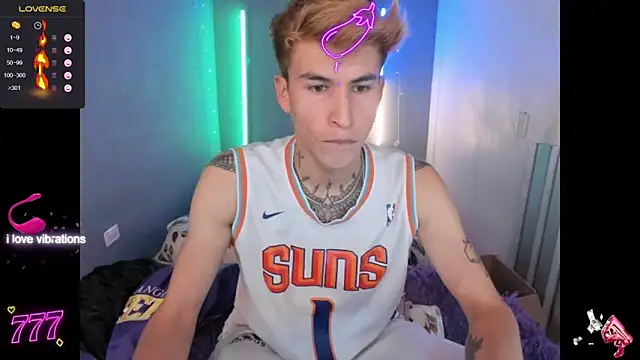 Snapshot of Latin_boysxxxx chatting on March 2026 01:22:02 AM Latin boysxxxx online show from March 2026 01:22:02 AM