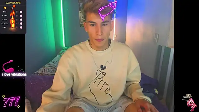 Snapshot of Latin_boysxxxx chatting on March 2026 03:41:02 AM Latin boysxxxx online show from March 2026 03:41:02 AM