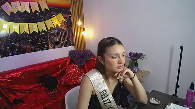 Arianaa Toro online show from October 2025 02:19:01 PM
