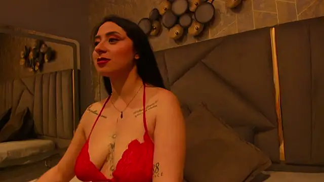 JuliethCruz  online show from March 2026 07:13:02 PM