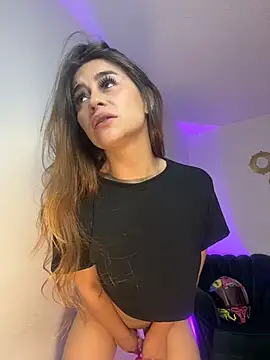 Snapshot of Aliss_rose chatting on November 2025 11:27:02 PM Aliss rose online show from November 2025 11:27:02 PM