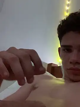 Snapshot of Leo_TheGod chatting on October 2025 07:03:01 PM Leo TheGod online show from October 2025 07:03:01 PM