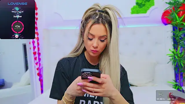 Snapshot of AriannaSins chatting on February 2025 07:59:02 PM AriannaSins online show from February 2025 07:59:02 PM