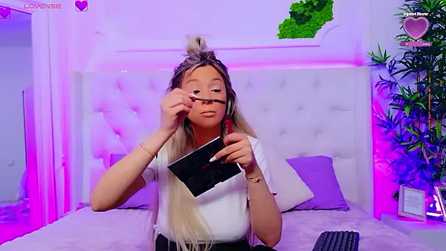 AriannaSins online show from March 2026 01:29:02 PM