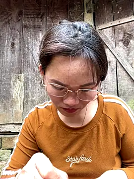 Saomai25 online show from December 2025 05:38:02 AM