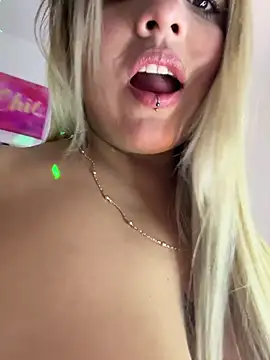 Snapshot of _Ninasanz chatting on February 2026 02:48:01 AM Ninasanz online show from February 2026 02:48:01 AM