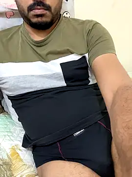 Handsome8677 online show from December 2025 11:18:01 AM